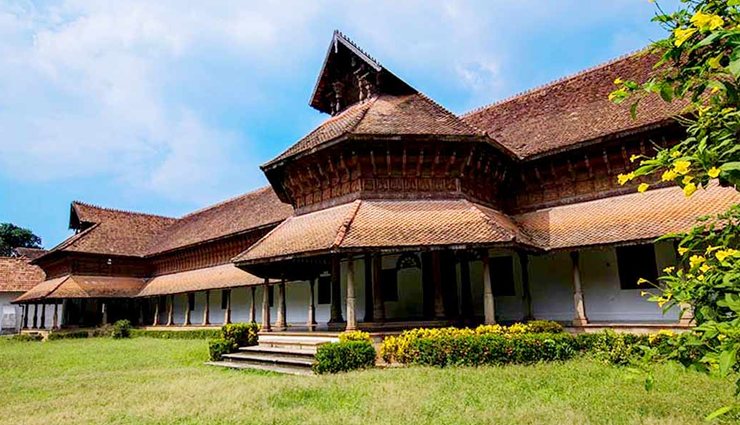 trivandrum,places to visit in trivandrum,kuthiramalika  palace,kovalam beach,vizhinjam,rock cut cave temple,veli tourist village,padmanabhaswamy temple