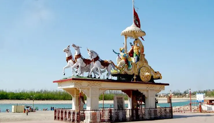 rishikesh travel guide,yoga capital of the world,uttarakhand tourism,ganga aarti rishikesh,rishikesh adventure activities,white-water rafting rishikesh,rishikesh temples,himalayan adventure india,bungee jumping rishikesh,spiritual travel india