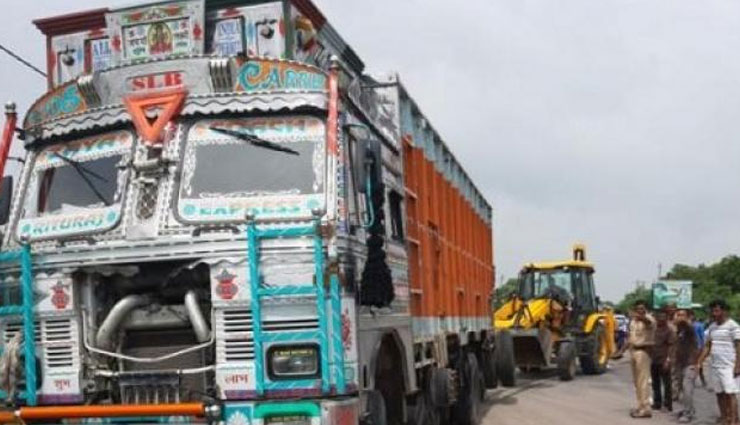 उन्नाव दुष्कर्म पीड़िता के साथ हुए सड़क हादसे में नया खुलासा, सपा नेता के बड़े भाई का है ट्रक 