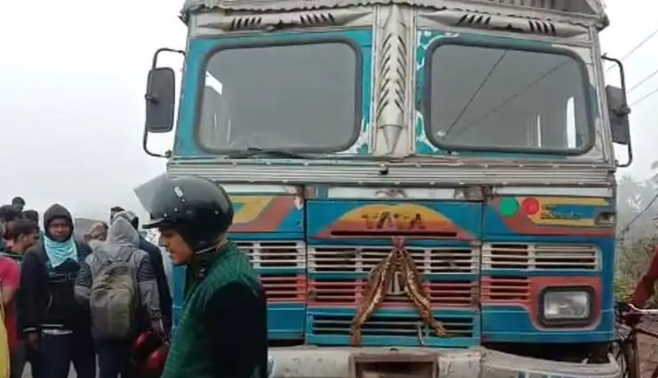 accident in orrisa,bhadrak district,orrisa,bhuvneshwar,road accident news,news