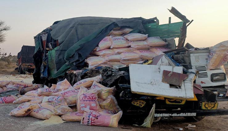 सालासर : भीषण भिड़ंत में गई दोनों ट्रक ड्राईवर की जान, केबिन ही टूट कर गाड़ी से हुआ अलग 