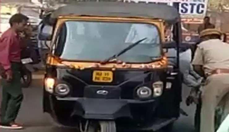 rajasthan,dhoulpur,nh3,truck accident,rajasthan accident news in hindi,news in hindi