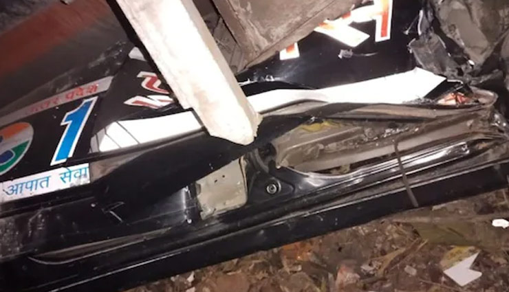 UP News: उन्नाव में पुलिस की वैन पर पलटा ट्रक, 2 महिला सिपाही समेत 3 पुलिसकर्मियों की दबने से मौत