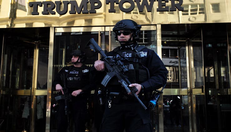 अमेरिकी राष्ट्रपति डोनाल्ड ट्रंप के रिसॉर्ट में घुसे एके-47 से लैस तीन युवा