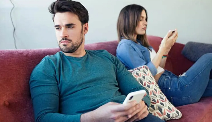 signs of a dishonest partner,red flags in a relationship,warning signs in dating,trust issues in a relationship,behaviors that indicate a lack of trustworthiness,dating someone who is untrustworthy,how to spot a dishonest partner,signs of deception in a romantic relationship,when you should not trust the person you are dating,characteristics of an untrustworthy partner