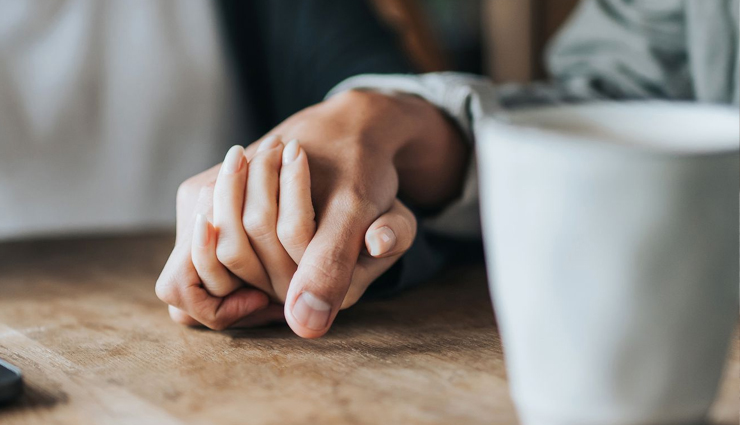 signs of a supportive partner,supportive relationship traits,characteristics of a good partner,how to know if your partner supports you,signs your partner is your biggest cheerleader,traits of a supportive partner,emotional support in relationships,ways a partner can show support,recognizing a caring partner,importance of a supportive partner