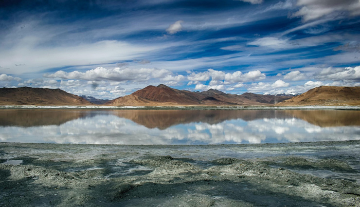 लद्दाख ट्रिप प्लान कर रहे हैं? इन 9 जगहों को देखे बिना मत लौटिए places to visit in ladakh,ladakh travel,best places in ladakh,ladakh tourist attractions,leh palace,pangong lake,khardung la,nubra valley,thiksey monastery,zanskar valley,hemis national park,shanti stupa,ladakh adventure,ladakh trekking,ladakh monasteries