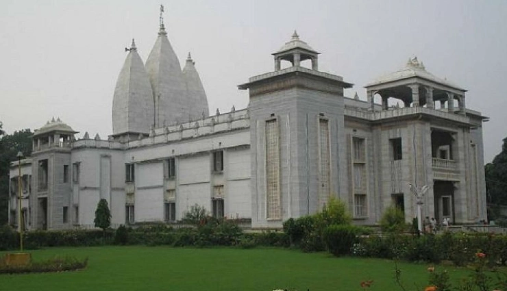 varanasi travel guide,places to visit in varanasi,spiritual destinations india,varanasi ghats,varanasi temples,oldest cities in the world,moksha in varanasi,things to do in varanasi,varanasi history,kashi tourism,varanasi heritage,religious tourism india,sacred cities india,uttar pradesh tourism