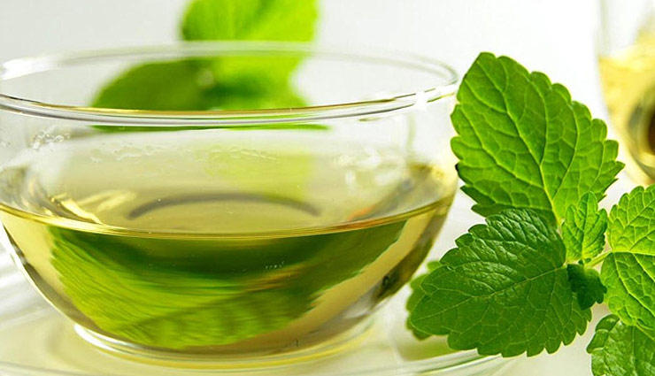 tulsi ki chai ke fayde,controls stress,common cold,tulsi ki chai kab pie,tulsi ki chai peene ke fayde,tulsi ki chai kaise banae,Health,tulsi benefits,health benefits
