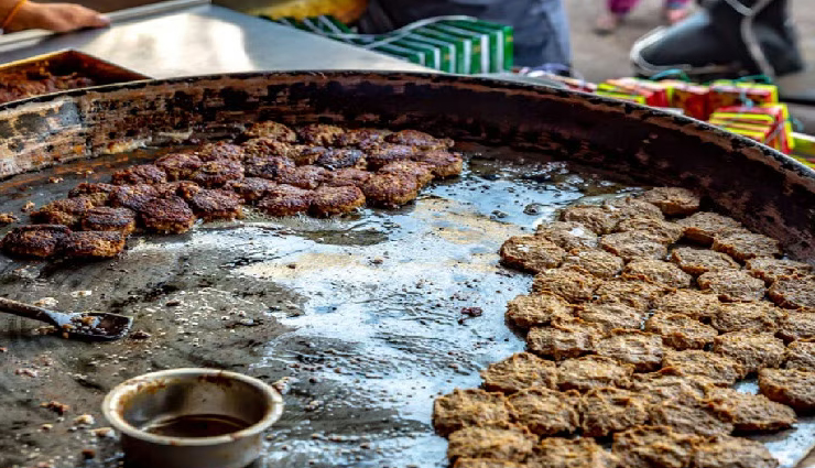 international street food guide,best street foods from around the world,top global street food dishes,delicious street food recipes,famous street foods in different cities,local street food specialties,exotic street food flavors,popular street food destinations,street food culture around the world,unforgettable street food experiences