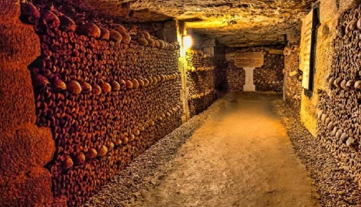 weird news,weird information,weird tunnel,60 lakh bones in underground tunnel,catacombs of paris