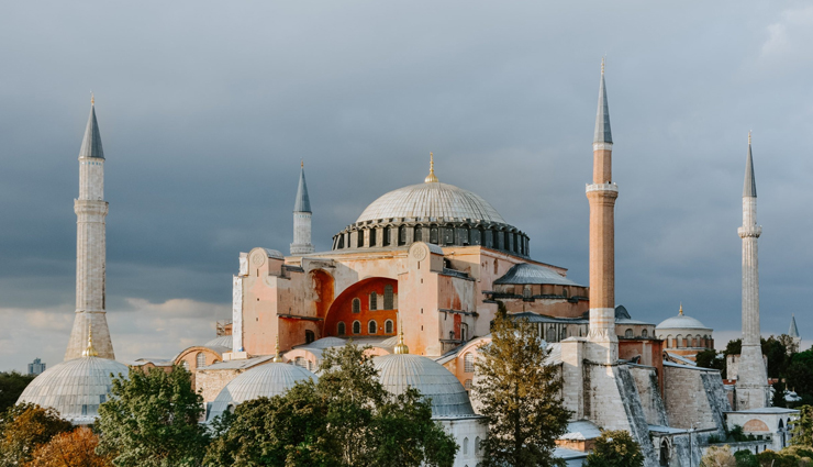 turkey tourist spots,must-visit attractions in turkey,popular landmarks in turkey,turkey travel destinations,top tourist sites in turkey,historical places in turkey,cultural landmarks in turkey,iconic sites to visit in turkey,best places to explore in turkey,turkish tourist highlights