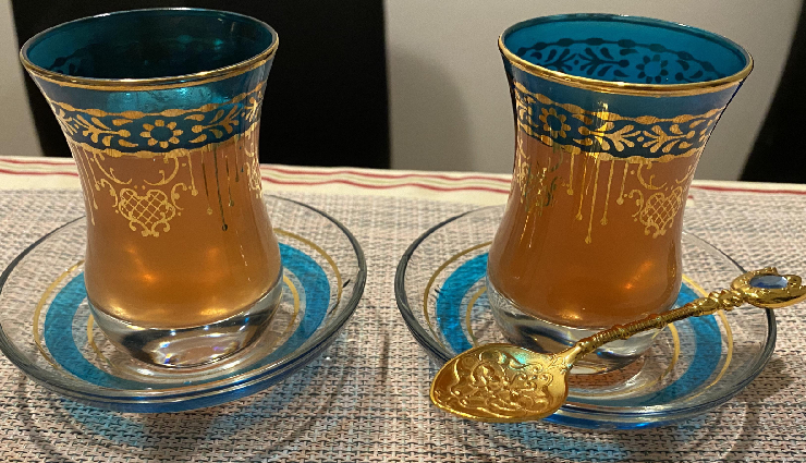 turkish cuisine,turkish dishes,must-try turkish food,turkish pretzel simit,turkish apple tea,ezogelin soup,menemen breakfast,gözleme crepe,mantı ravioli,kumpir baked potato,köfte meatballs,perde pilav,turkish mezze,turkish kebap,baklava pastries,dondurma ice cream,turkish delights lokum,turkish street food,ottoman cuisine,best turkish foods