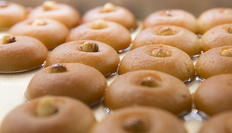 turkish dishes,turkish dishes must try,zekerpare,muhallebi,tavuk göğsü,künefe,aşure,pişmaniye