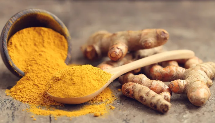 6 DIY Ways To Use Turmeric for Skin
