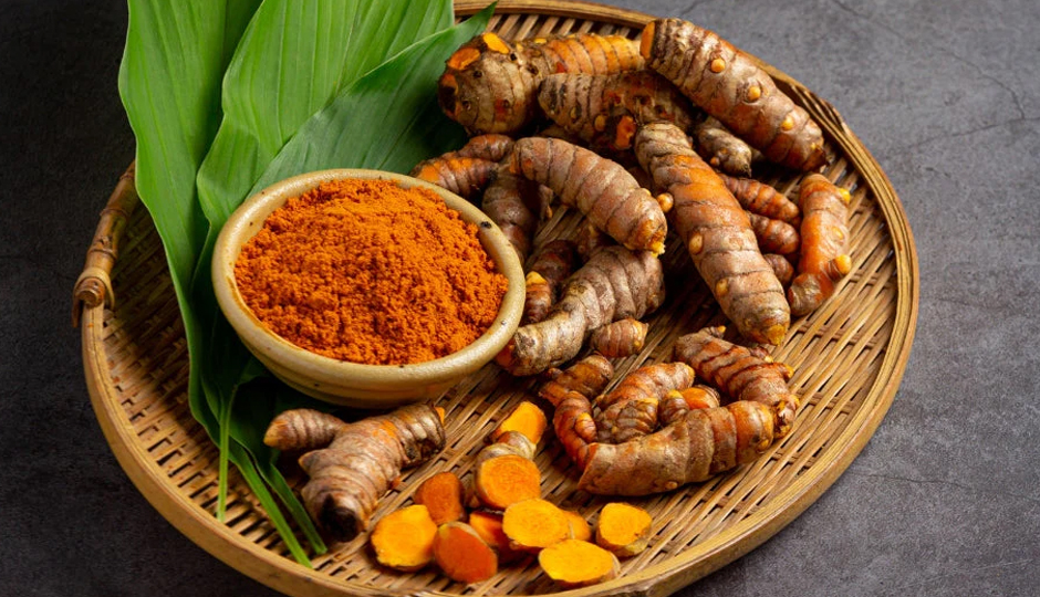 10 Benefits of Trying Turmeric for Skin and Hair