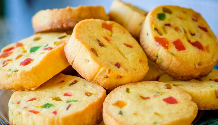 Recipe- Eggless Chocolate Stuffed Tutti Frutti Cookies
