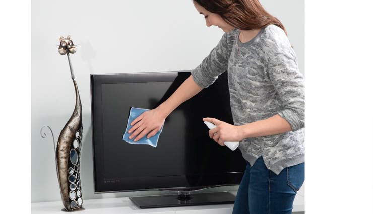 ways to clean the television screen,tips to clean tv screen,tv screen,cleaning tv screen,cleaning tips of television,household tips,home decor tips