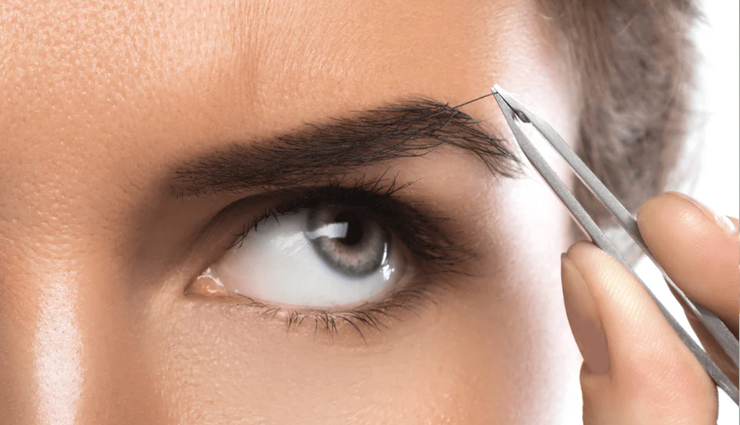 tips to fill eyebrows correctly,how to fill eyebrows,eyebrow filling tips,perfect eyebrow shaping,eyebrow makeup techniques,how to fill sparse eyebrows,best eyebrow products,step-by-step eyebrow filling guide,eyebrow filling for beginners,eyebrow grooming tips,how to make eyebrows look fuller,eyebrow filling tools,natural eyebrow filling tips,eyebrow filling for different shapes,defining eyebrows,how to shape and fill eyebrows,filling eyebrows with pencil or powder,best tips for perfect eyebrows,eyebrow makeup mistakes to avoid,eyebrow filling for a defined look,how to achieve perfect eyebrows