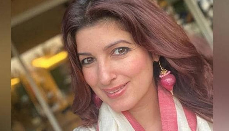 ट्विंकल खन्ना ने पहने प्याज के झुमके, अक्षय कुमार ने दिए थे गिफ्ट, सोशल मीडिया पर शेयर की PICS