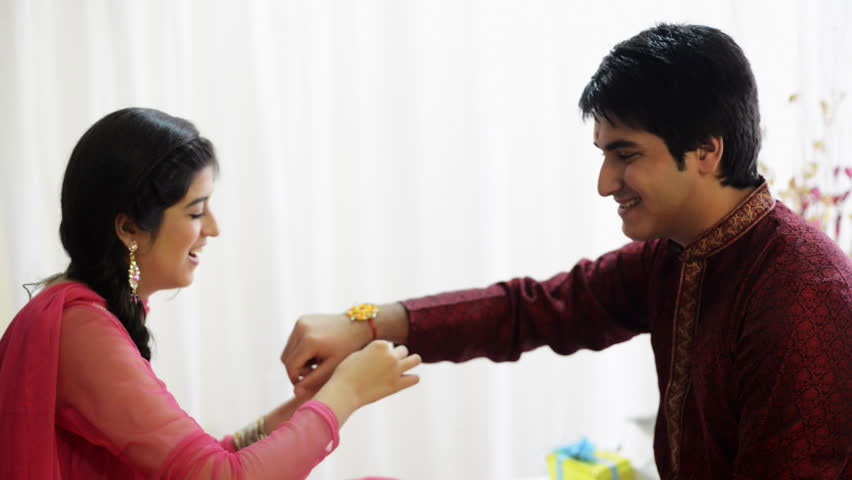 tying rakhi,rakhi 2018,rakhi astrology tips