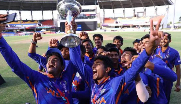 U19 WC Final: वर्ल्ड कप जीतने के बाद भारतीय अंडर-19 टीम पर पैसों की बारिश, BCCI देगा 40-40 लाख रुपये