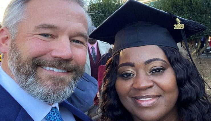 weird news,weird incident,passenger provide fees,lady uber driver got degree