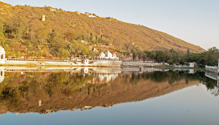 udaipur,lakes to visit in udaipur,fateh sagar lake,udaisagar lake,lake pichola,rajsamand lake,jaisamand lake,dudh talai,swaroop sagar lake