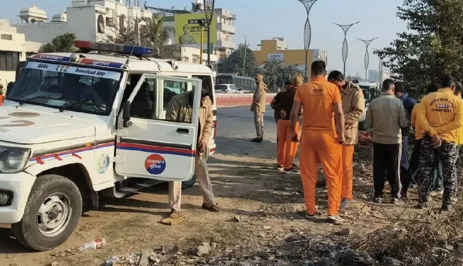 उदयपुर में बदमाशों का आतंक: कारों के शीशे तोड़े, पुलिस से बचने के लिए तालाब में कूदकर फरार