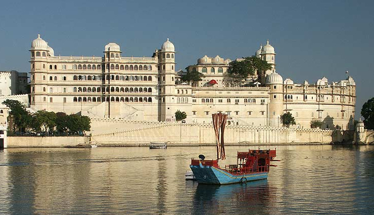 udaipur,places to be visited in india,5 romantic honeymoon destination in india,honeymoon destination,indian destination,honeymoon,shimla,tawang,imphal,darjeeling,hlidays