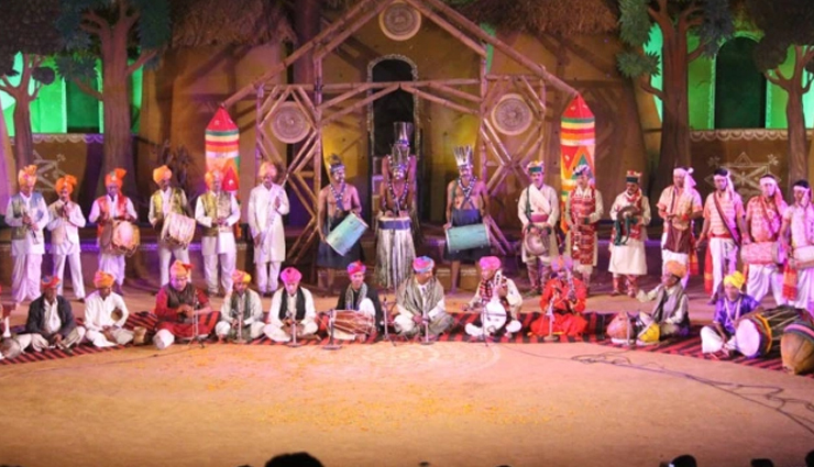 udaipur,places to visit in udaipur,lake pichola,city palace,shilpgram fair,sunset at fateh sagar lake,udaipurs ancient lanes & alleyways