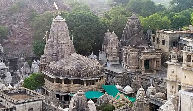 tourist attractions in udaipur,places to visit in udaipur,udaipur,city palace,jagdish temple,bagore ki haveli,saheliyon ki bari,sahastra bahu temple,eklingji temple,ahar cenotaphs,dhebar lake