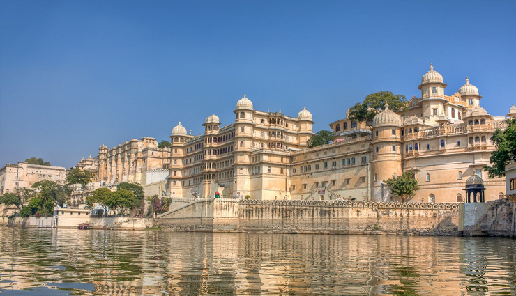 udaipur city,udaipur city tourism,tourist places in udaipur,rajastahan tourism,holidays,travel gudie,travel tips