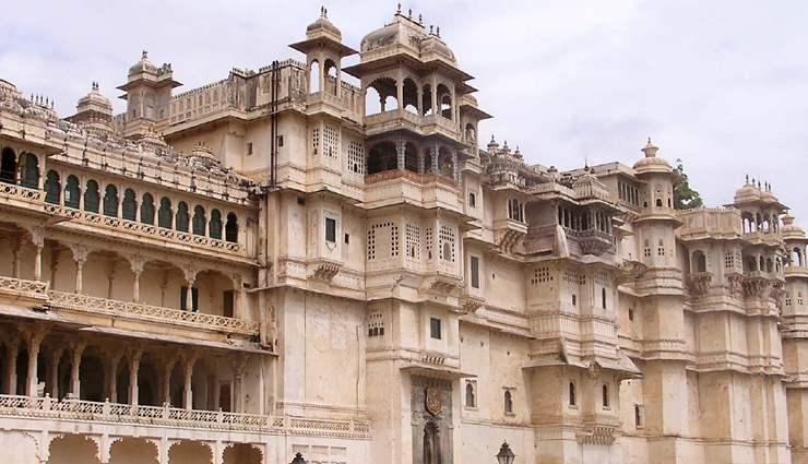 udaipur city,udaipur city tourism,tourist places in udaipur,rajastahan tourism,holidays,travel gudie,travel tips