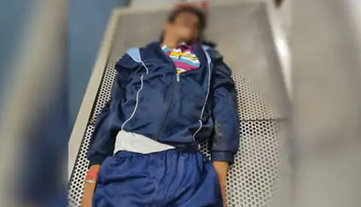 राजस्थान: ईयरफोन पर सॉन्ग लगा रेलवे ट्रैक पर पहुंचा किशोर, नहीं सुना ट्रेन का हॉर्न, हुई टक्कर