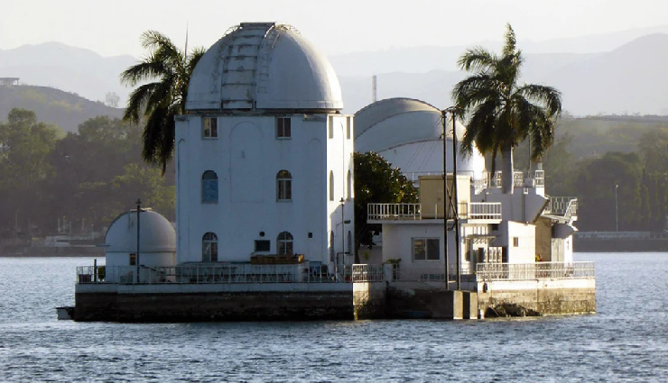 udaipur tourist attractions,best places to visit in udaipur,must-visit places in udaipur,city palace udaipur,kumbhalgarh fort history,lake pichola boat ride,udaipur solar observatory,top attractions in udaipur,things to do in udaipur,udaipur travel guide