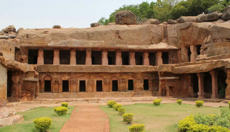 orissa,attractions in orissa,jagannath temple puri,lingaraja temple bhubaneswar,sun temple konark,dhauli hill,chandipur beach,barehipani falls,hirakud dam,gupteswar cave temple,chandi temple cuttack,barabati fort,deulajhari hot spring,ratnagiri monastery,chilika lake,mahanadi river,daringibadi hill station,hanuman vatika,bhitarkanika mangroves,udayagiri khandagiri caves,nandankanan zoological park,simlipal national park,temples of bhubaneswar,holidays,travel,tourist places in orissa