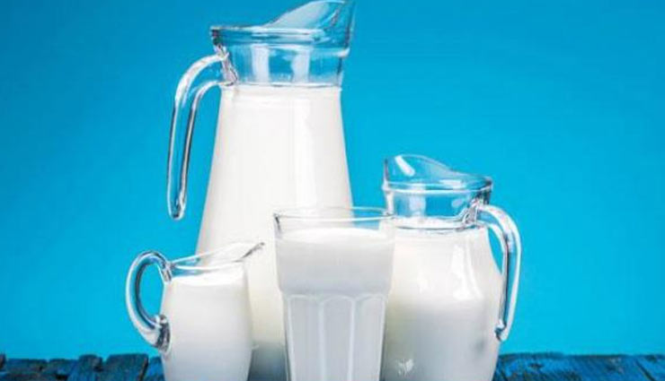 दूध से जुड़े ये टोटके दिलातें है दैनिक जीवन में आने वाले कष्टों से मुक्ति