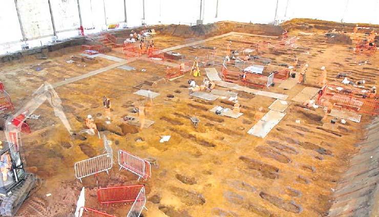 209 साल पुराने कब्रिस्तान में बनेगा रेलवे स्टेशन, निकाले जा रहे 6500 कंकाल