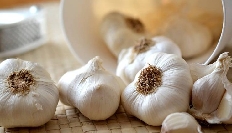 10 effective home remedies for stomach ulcers,best natural ways to cure stomach ulcers,how to relieve stomach ulcer symptoms at home,stomach ulcer treatment using natural remedies,home remedies to soothe stomach ulcer pain