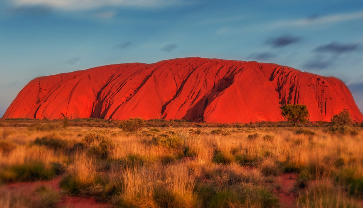 australia travel experiences,must-visit attractions australia,tourist destinations australia,exciting things to do australia,sydney tourist spots,melbourne cultural scene,pink lake australia,wildlife encounters australia,great barrier reef adventures,skydiving in australia