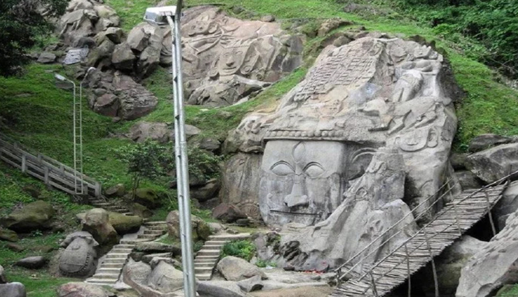 कोई नहीं जान पाया उनाकोटी की 99 लाख 99 हजार 999 मूर्तियों का रहस्य weird news,weird place,mysterious place,unakoti rock carvings