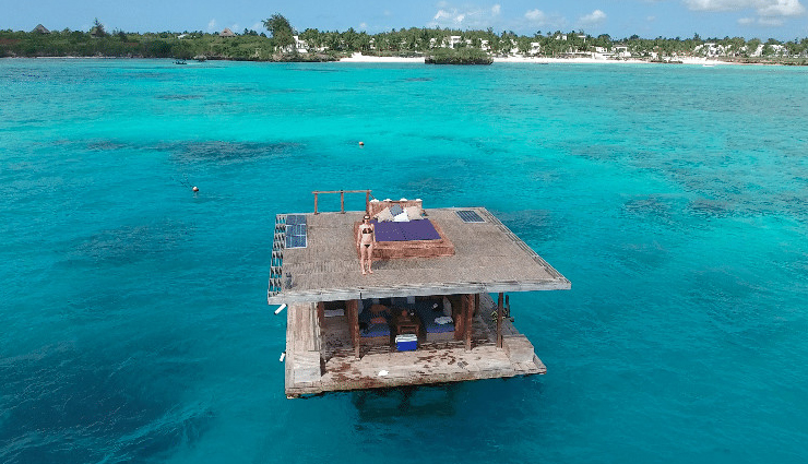 under water hotels in the world,per aquum huvafen fushi,maldives,per aquum niyama,world resort,sentosa,singapore,atlantis the palm dubai,uae,manta resort zanzibar,tanzania,anantara kihavah villas