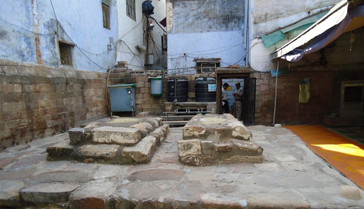 delhi,underrated places to visit in delhi,chor minar in hauz khas,khirki masjid,malviya nagar,the tomb of razia sultan,turkman gate,turkman gate,asif ali road,ghalib haveli,chandni chowk