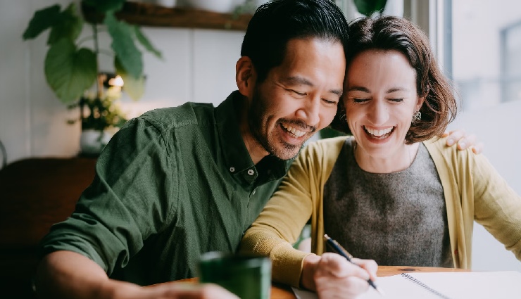 effective communication in relationships,how to communicate better with your partner,open dialogue in relationships,relationship communication tips,improve couple communication,expressing emotions in a relationship,healthy communication techniques,how to talk to your partner,honest conversations in love,communication barriers in relationships