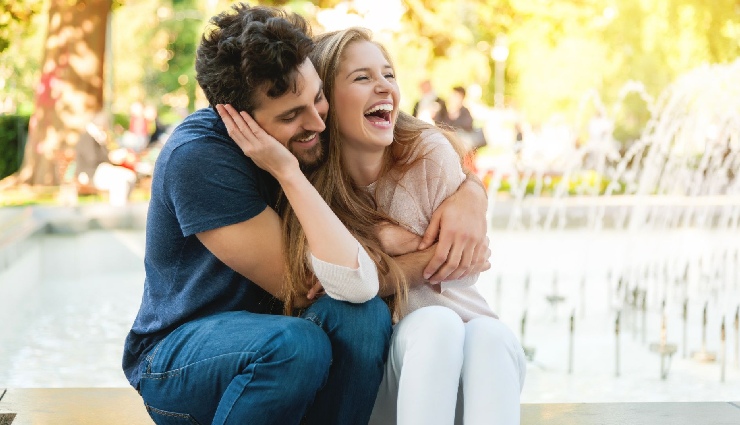 how to be a better listener,listening skills in relationships,communication tips for couples,relationship communication problems,active listening,improve relationship communication,emotional connection,how to listen to your partner,couples therapy tips,effective communication in love