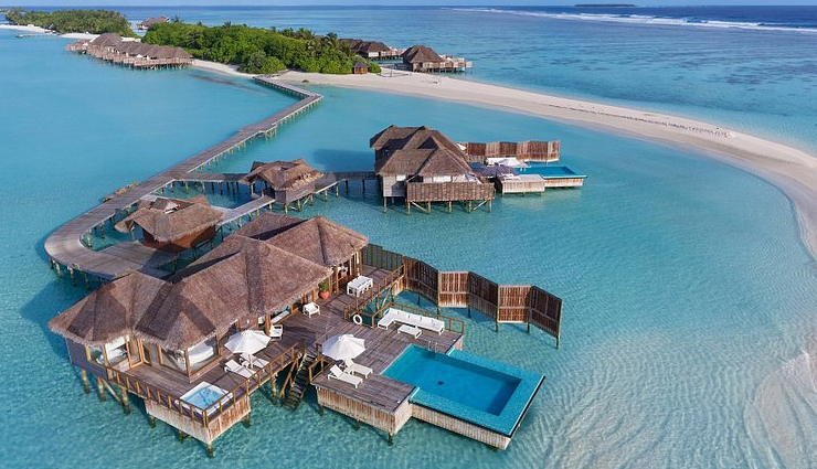 underwater hotels,underwater hotels around the world,resorts world sentosa,singapore,conrad maldives rangali island,the maldives,jules undersea lodge,key largo,florida,utter inn,sweden,huvafen fushi,maldives