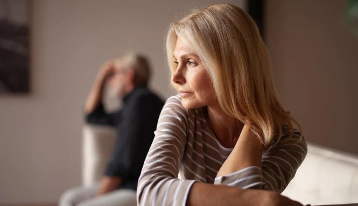 emotional connection in relationships,signs of emotional disconnect,relationship intimacy issues,lack of emotional intimacy,emotional distance in couples,relationship communication,emotional bonding,relationship problems,rebuilding intimacy,emotional health in relationships