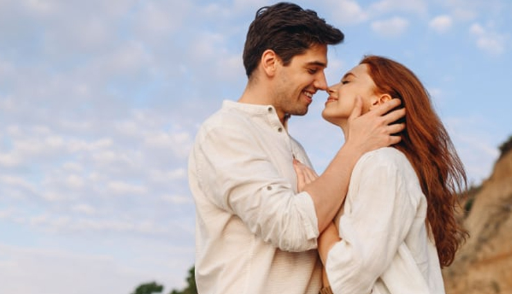 signs from the universe,cosmic signs of love,soulmate connection,universe wants you together,fate and love,spiritual signs of love,destiny in relationships,signs you’re meant to be,love and the universe,psychology of love,synchronicity in love,romantic fate