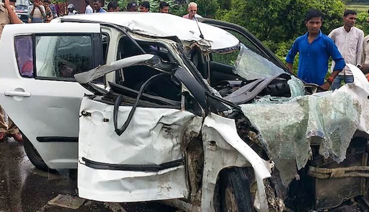 उन्नाव रेप: CBI को जांच की जिम्मेदारी, विपक्ष ने सरकार को घेरा, पीड़िता की चाची का आज होगा अंतिम संस्कार